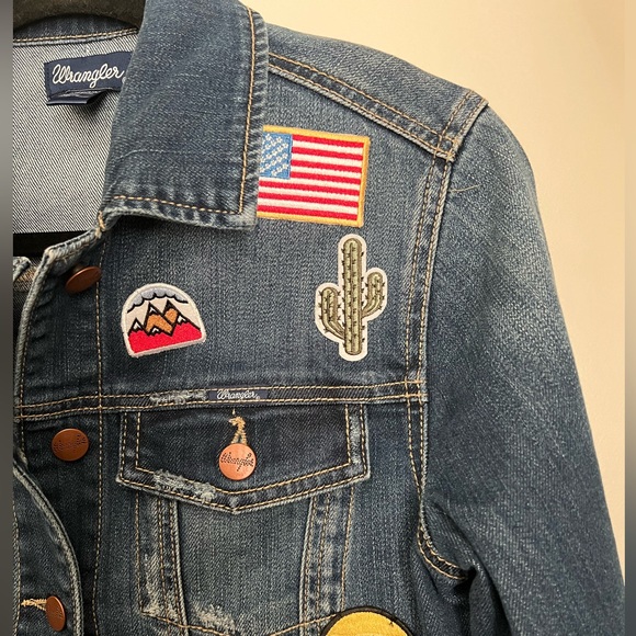 EUC Wrangler Patchwork Traveler Jean Jacket Size Medium - Picture 6 of 10